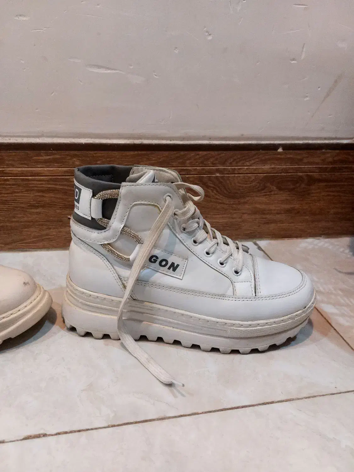 کفش در حد نو فقط یک بار پوشیده شده|کیف، کفش، کمربند|نجف‌آباد, شهید بهشتی|دیوار