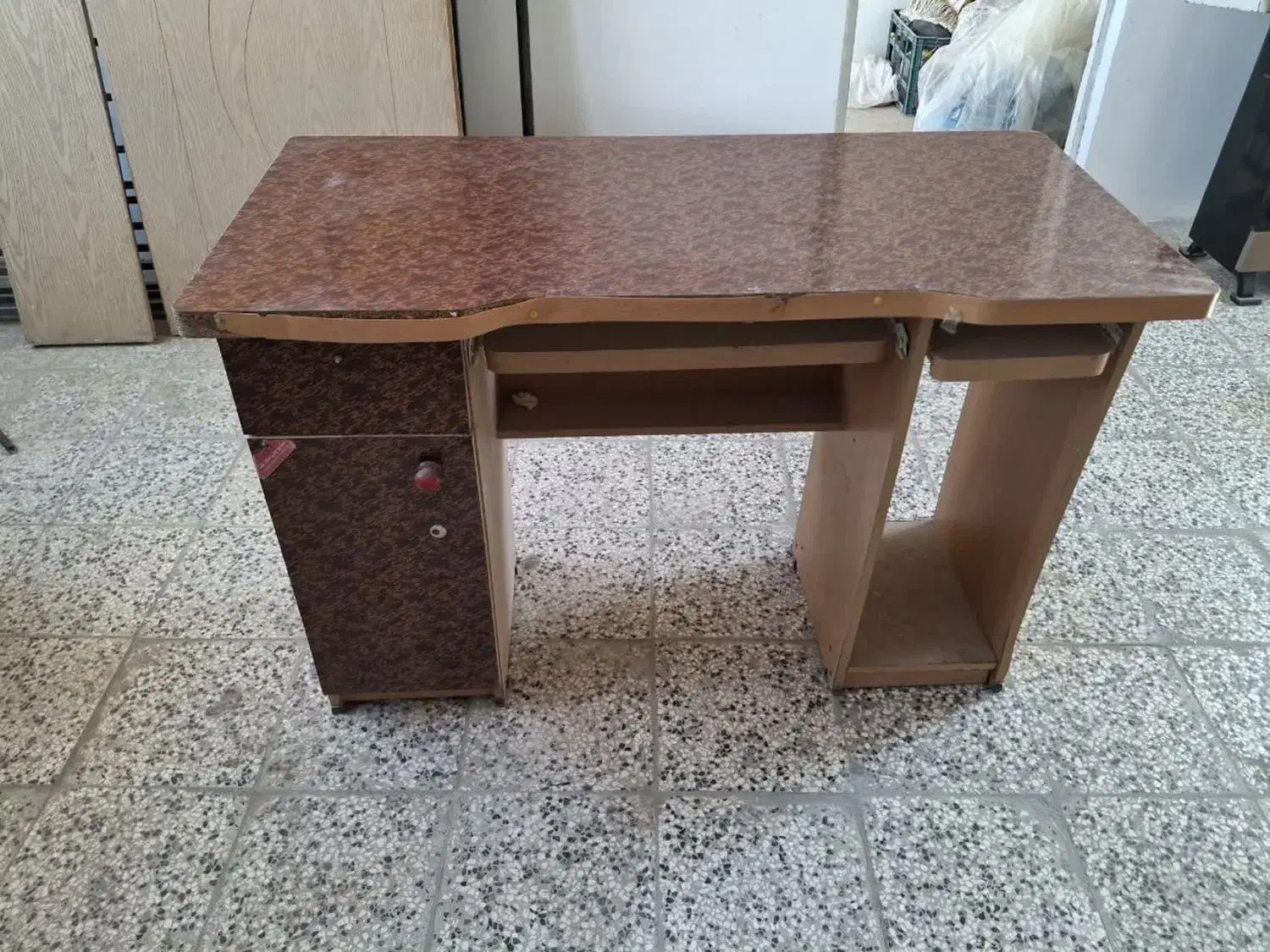 فروش فوری میز کامپیوتر|میز تحریر و کامپیوتر|شاهرود, |دیوار