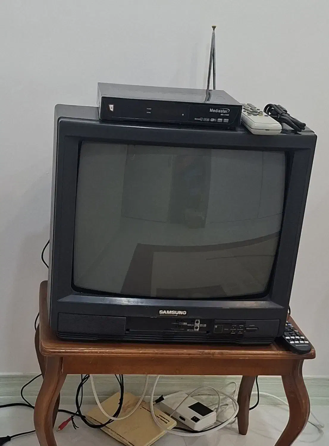 تلویزیون سامسونگ۲۰ اینچ|تلویزیون و پروژکتور|شاهینشهر, خانه کارگر|دیوار