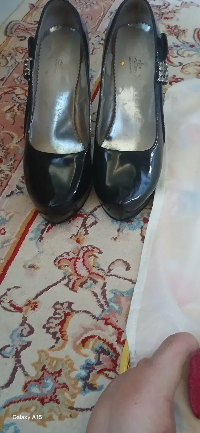 دوعددکفش سایز۳۸ هردو یک بار پوشیده شده|کیف، کفش، کمربند|قزوین, |دیوار