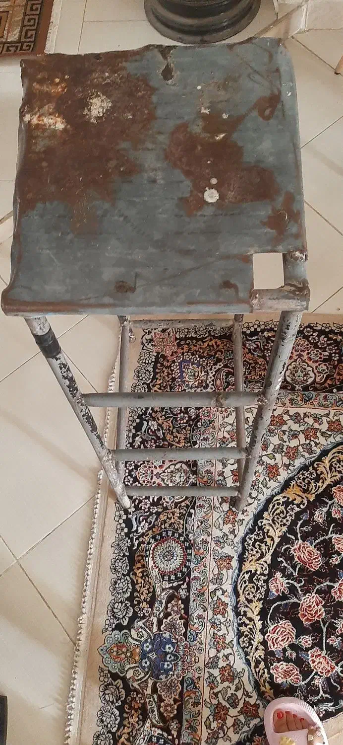 چهار پایه آهنی قدش ۱ متر در۴۰مخصوص آپارتمان|صندلی و نیمکت|قرچک, میرزائی شمالی|دیوار