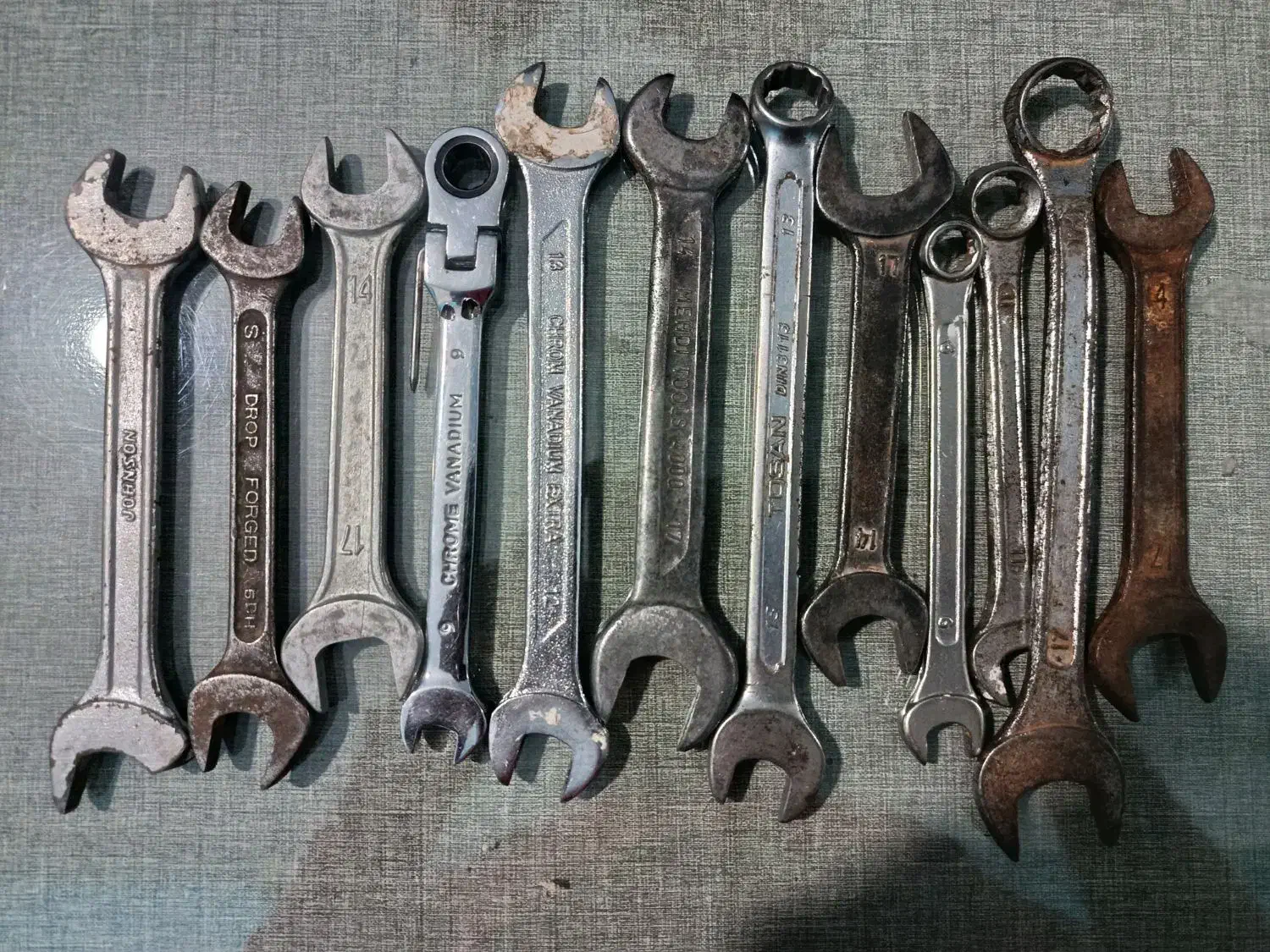 آچار|ابزارآلات|تربت جام, فاز ۱ فرهنگیان|دیوار