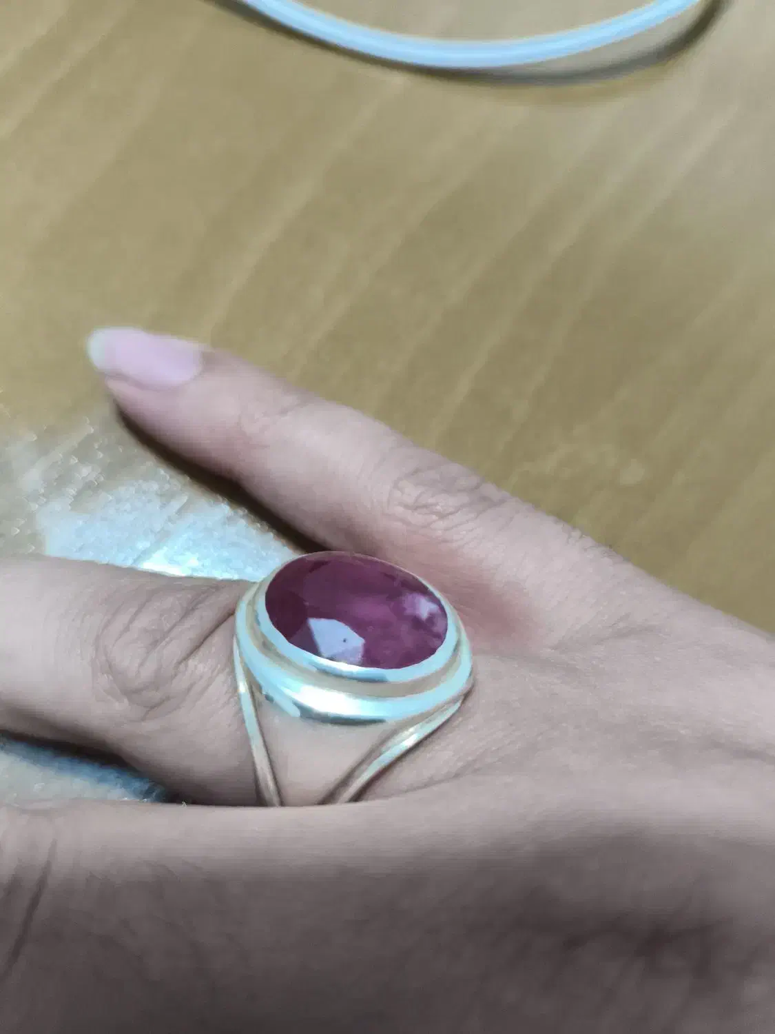 یاقوت برمه رگه دار|جواهرات|همدان, |دیوار