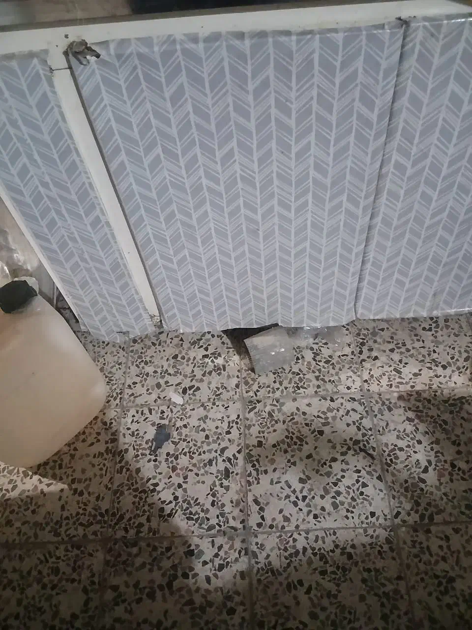 قالی کار کرده سه میلیون سینک و کابینت هم ۳ میلیون|فرش|اندیمشک, |دیوار