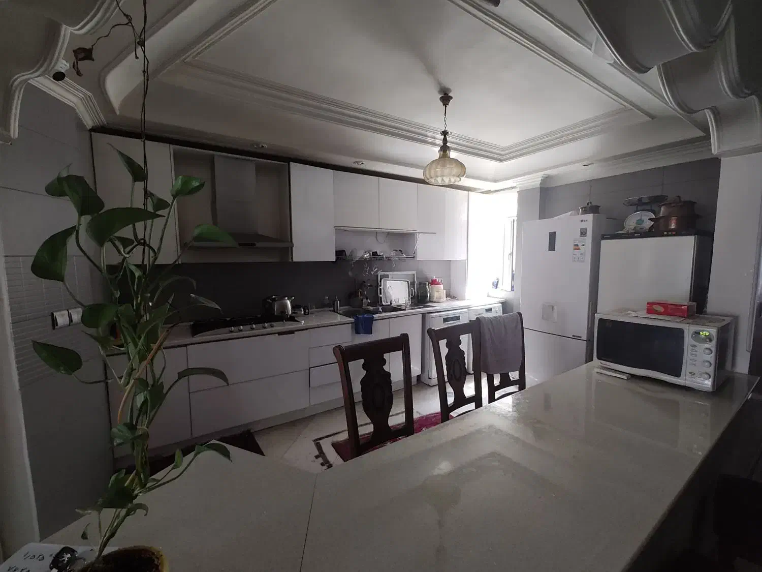 ظفر ۱۳۵ متر ۳ خواب فول امکانات ( اکازیون واقعی )