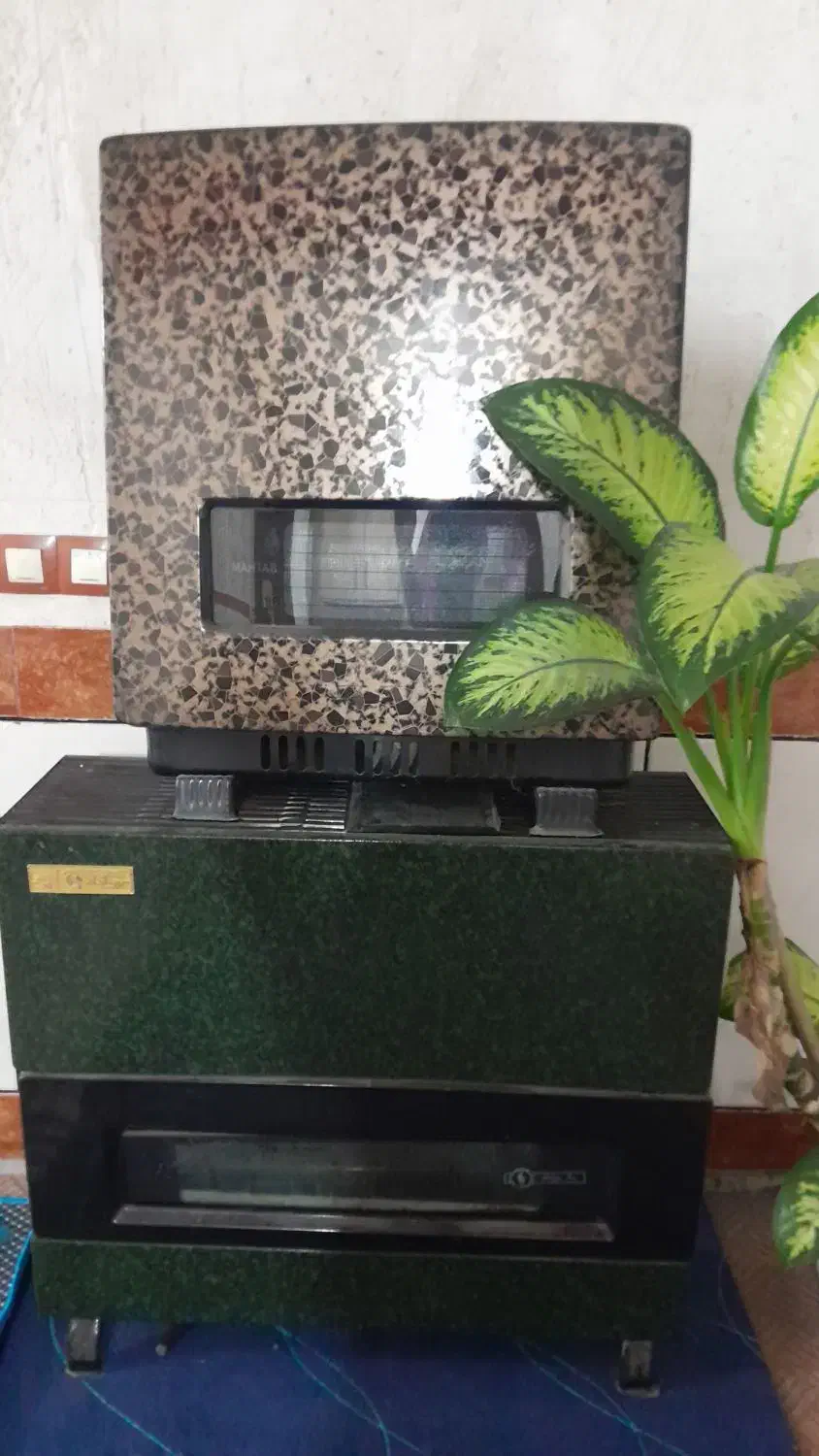 ۲ عددبخاری دست دوم با قیمت مقطوع وکیفیت بالا|بخاری، هیتر، شومینه|چرام, |دیوار