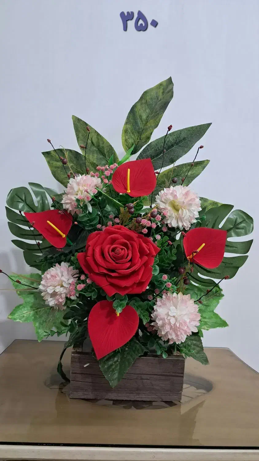 تعدادی گل مصنوعی دکوری گلدان شیک زیبا|گل مصنوعی|مشهد, انقلاب|دیوار