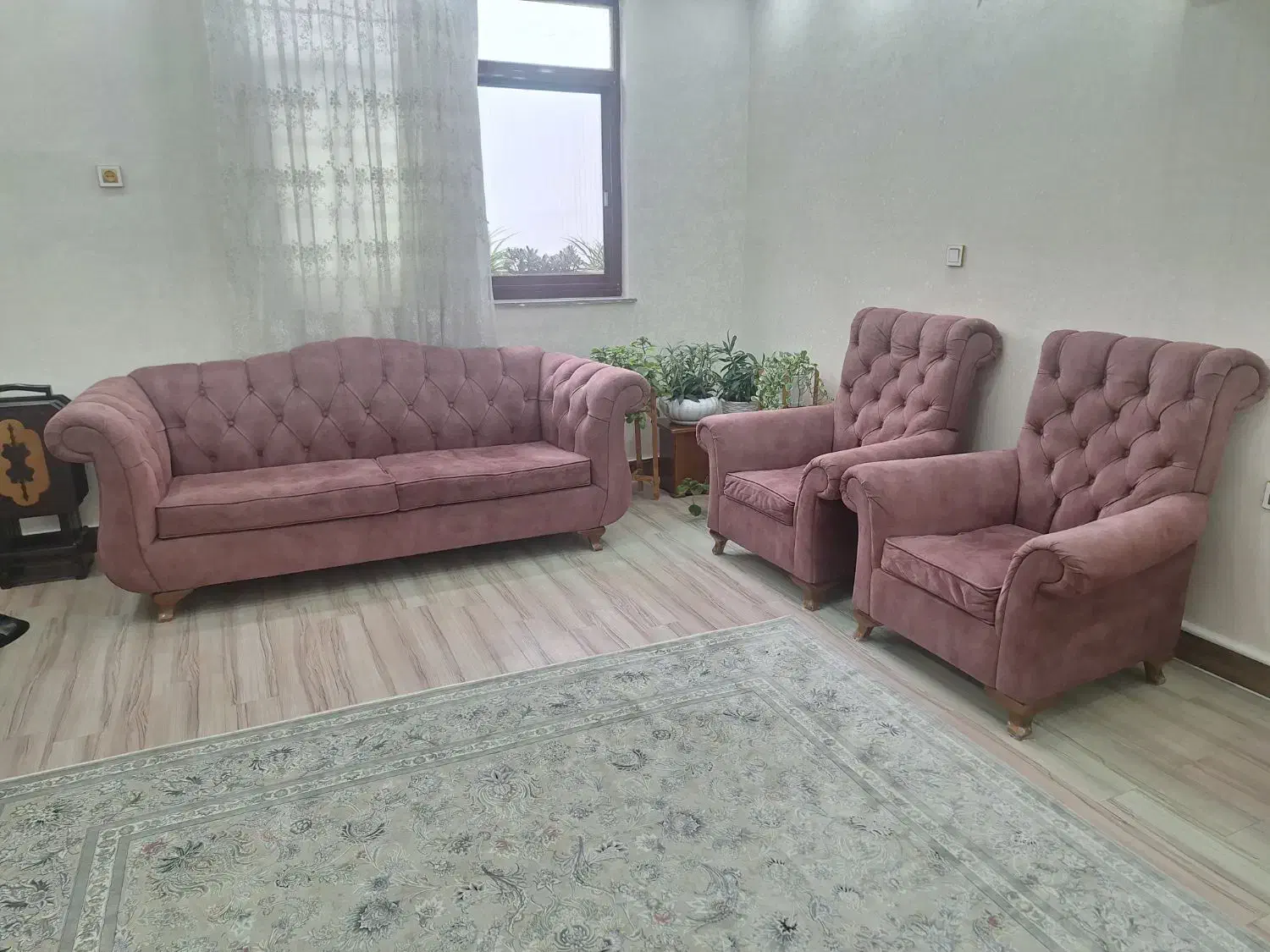 مبل ۸ نفره راحتی محکم ومارکدار|مبلمان خانگی و میز عسلی|رشت, کوی جام جم|دیوار