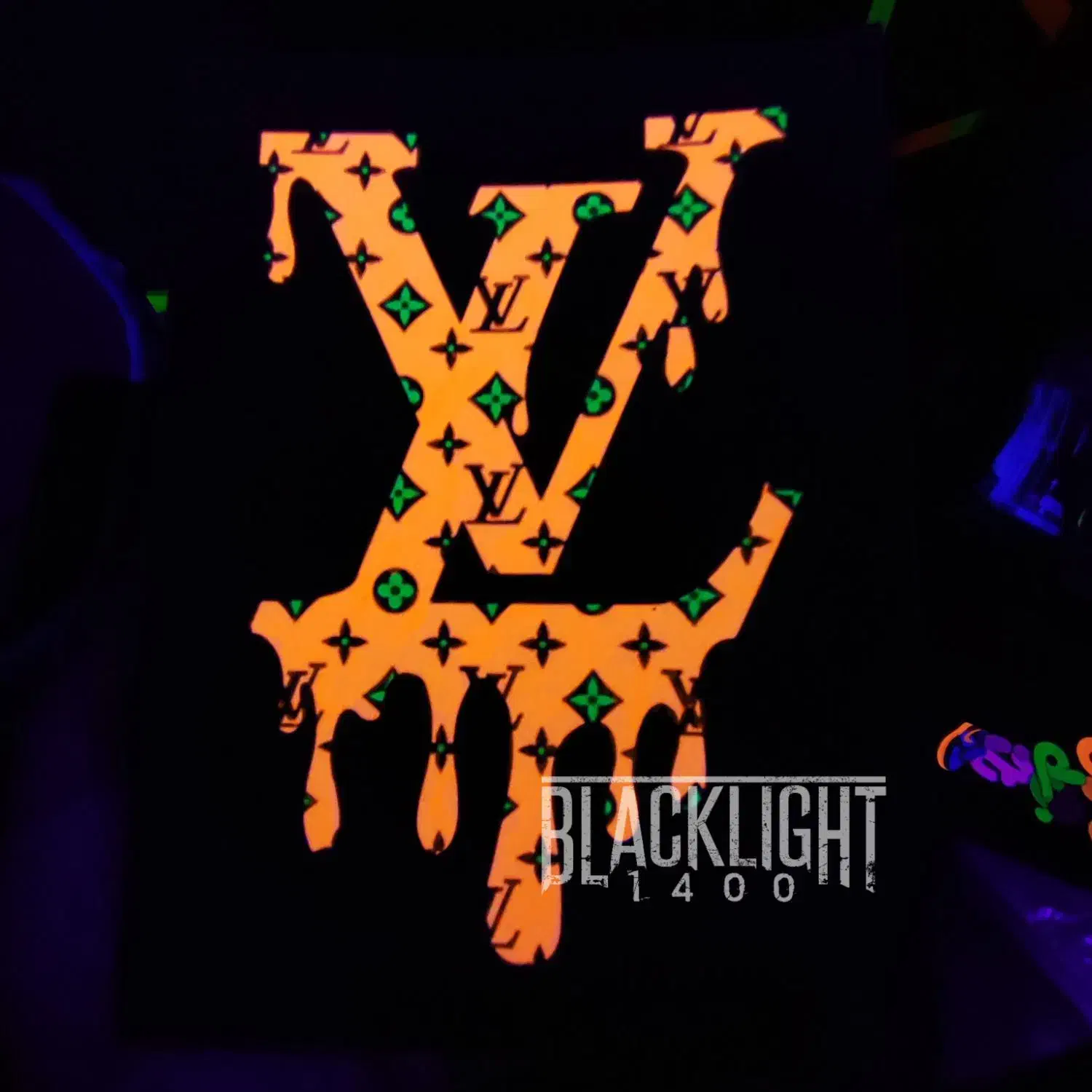 تابلو بلکلایت با طرح بوتیک کتونی فروشی Blacklight|تابلو، نقاشی، عکس|تهران, دریاننو|دیوار