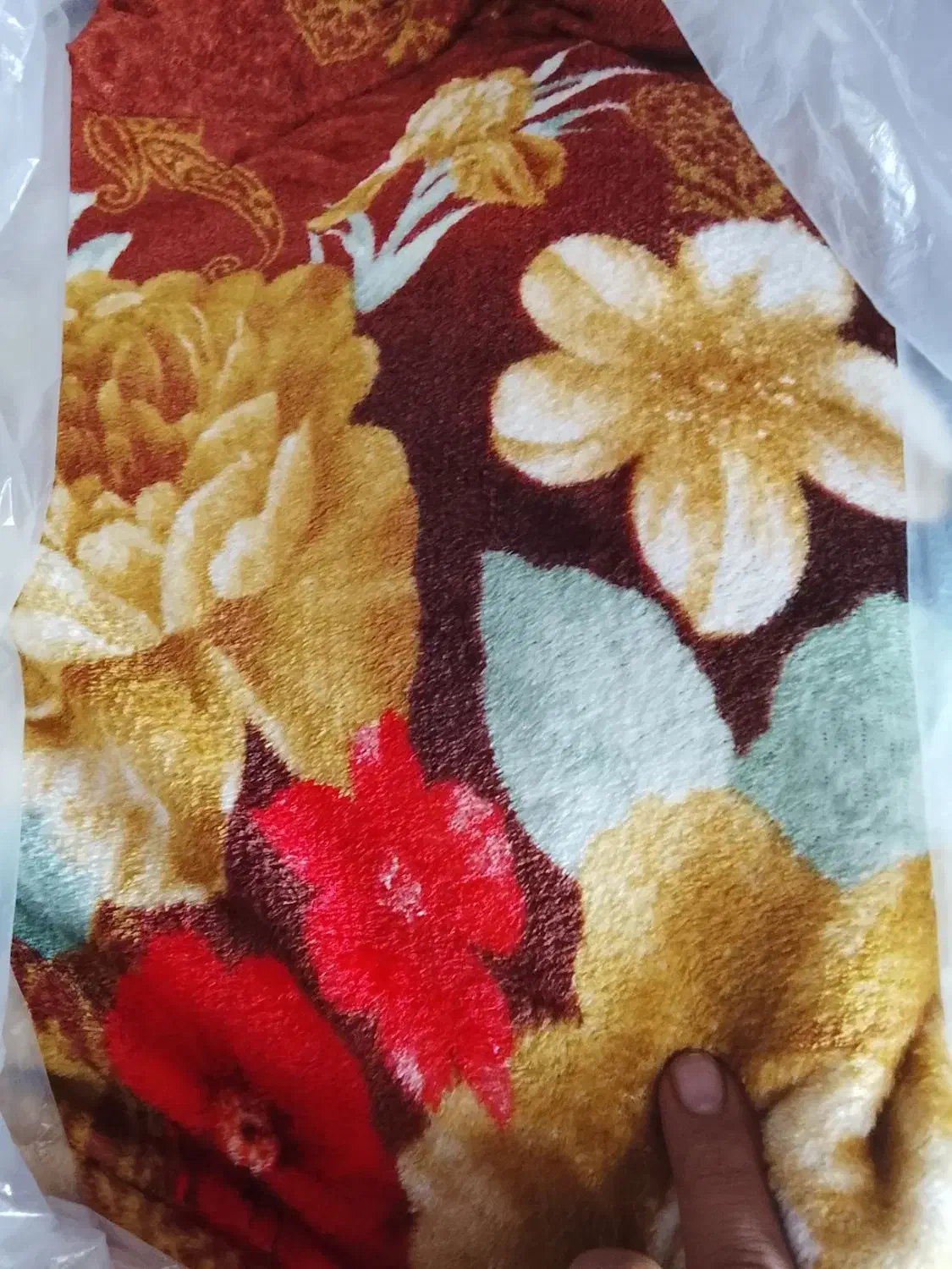 پتو مسافرتی در طرح ها و رنگ های متنوع|رختخواب، بالش، پتو|بیرجند, |دیوار