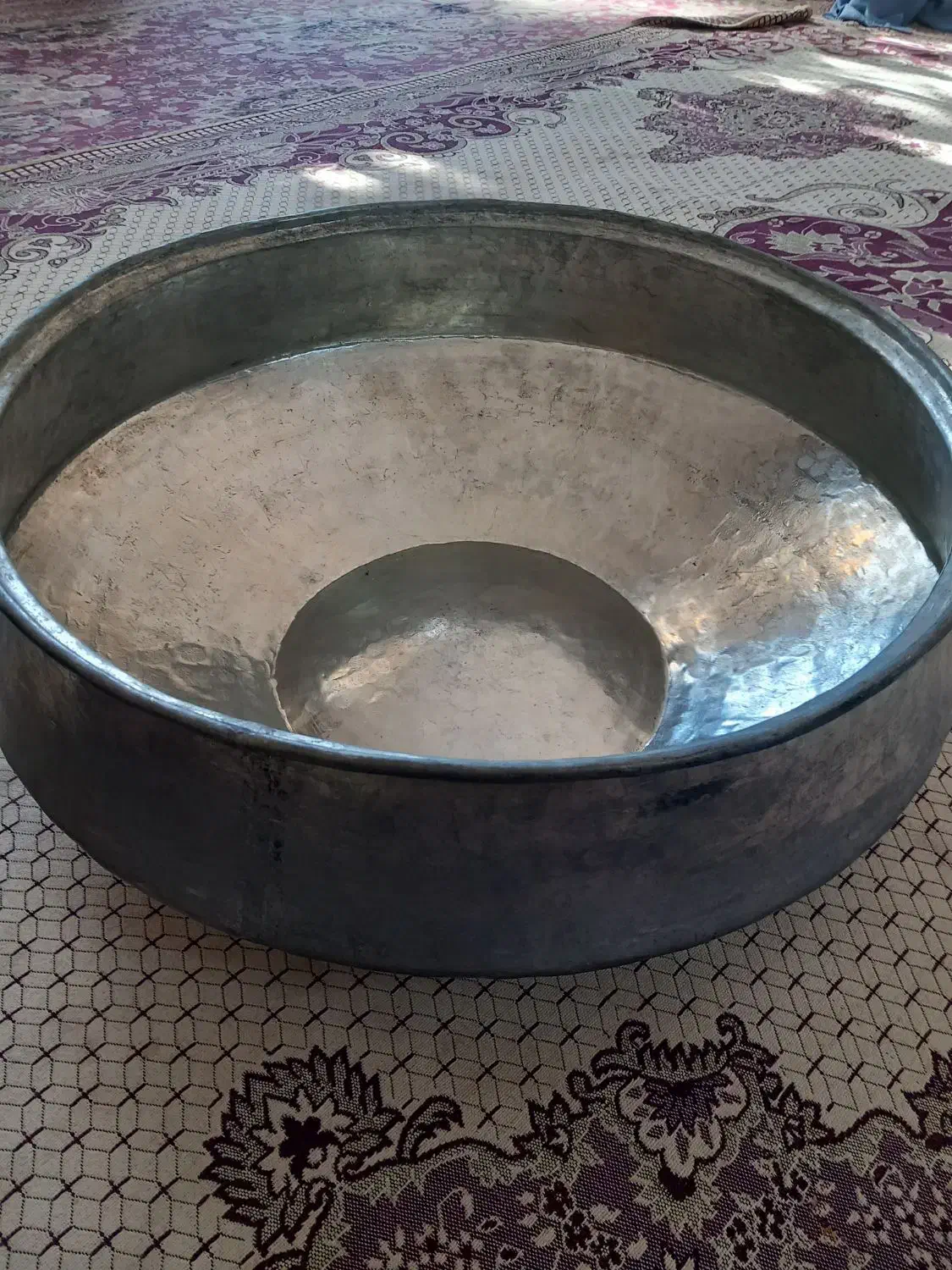 لگن خمیری مسی نو|ظروف پخت‌وپز|تربت‌حیدریه, مسجد جامع|دیوار