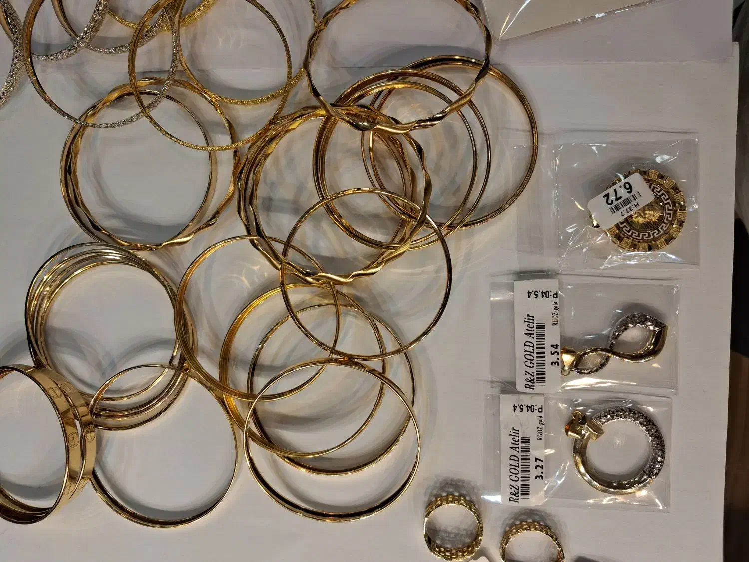 جواهری کاظمی فردیس با مجوز رسمی|جواهرات|فردیس, منظریه|دیوار