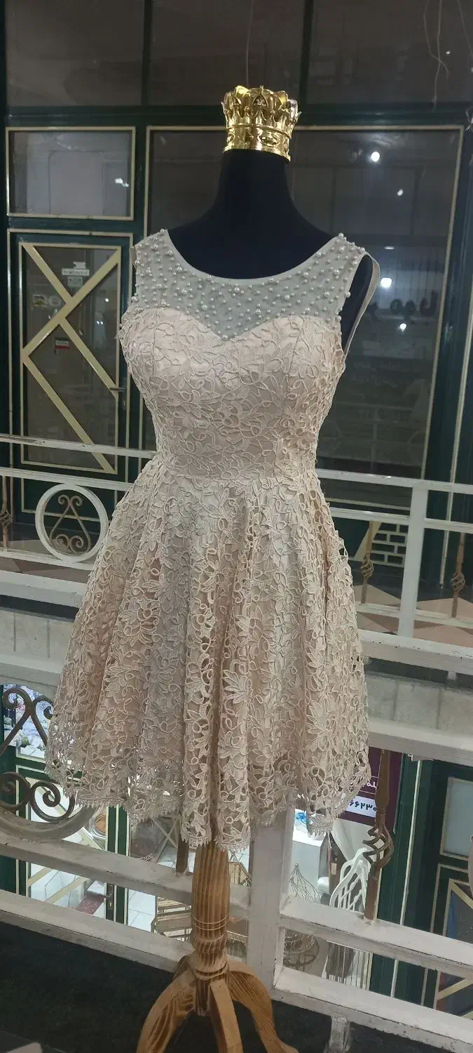 لباس مجلسی|لباس|هشتگرد, مدرس|دیوار