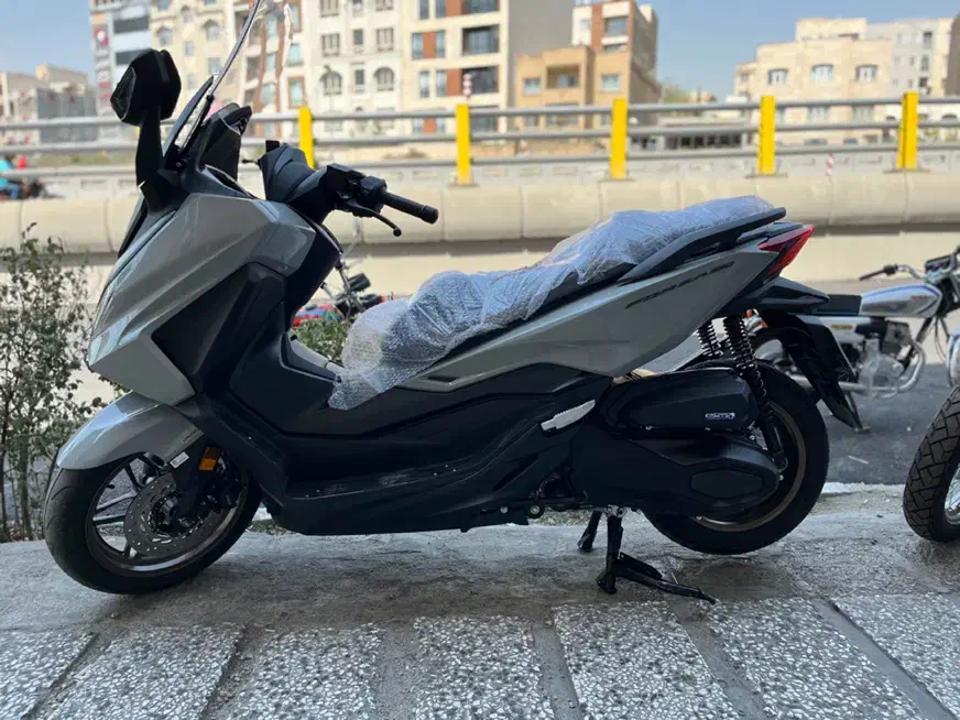 HONDA FORZA350 وارد کننده شرکت هانی موتور|موتورسیکلت|تهران, جنت‌آباد مرکزی|دیوار