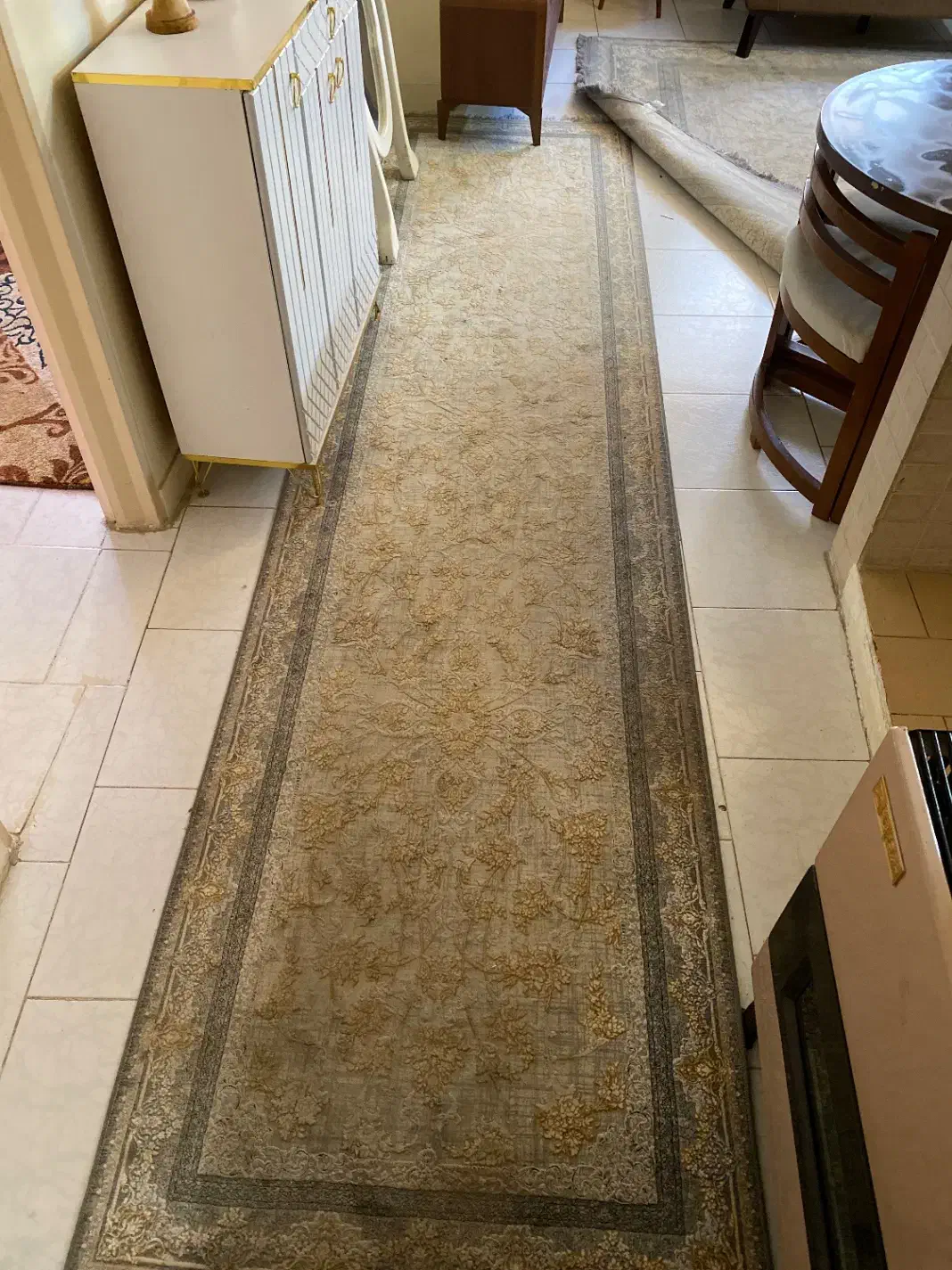 فرش نه متری و کناره در عرض یک و نیم ست هستن|فرش|زنجان, |دیوار