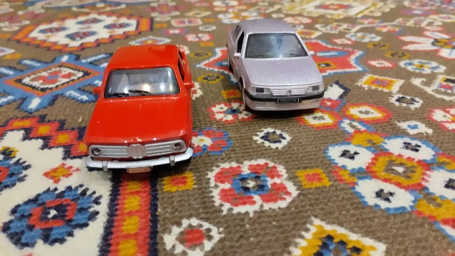 دوعدد ماشین فلزی|اسباب‌‌بازی|بانه, |دیوار