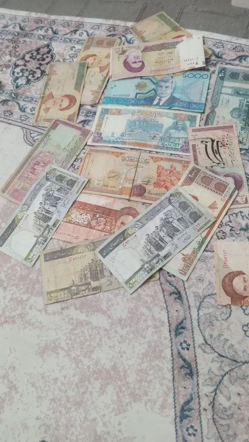 سکهای قدیمی اسکناسم همش قدیمی|کلکسیون سکه، تمبر، اسکناس|مشهد, طلاب|دیوار