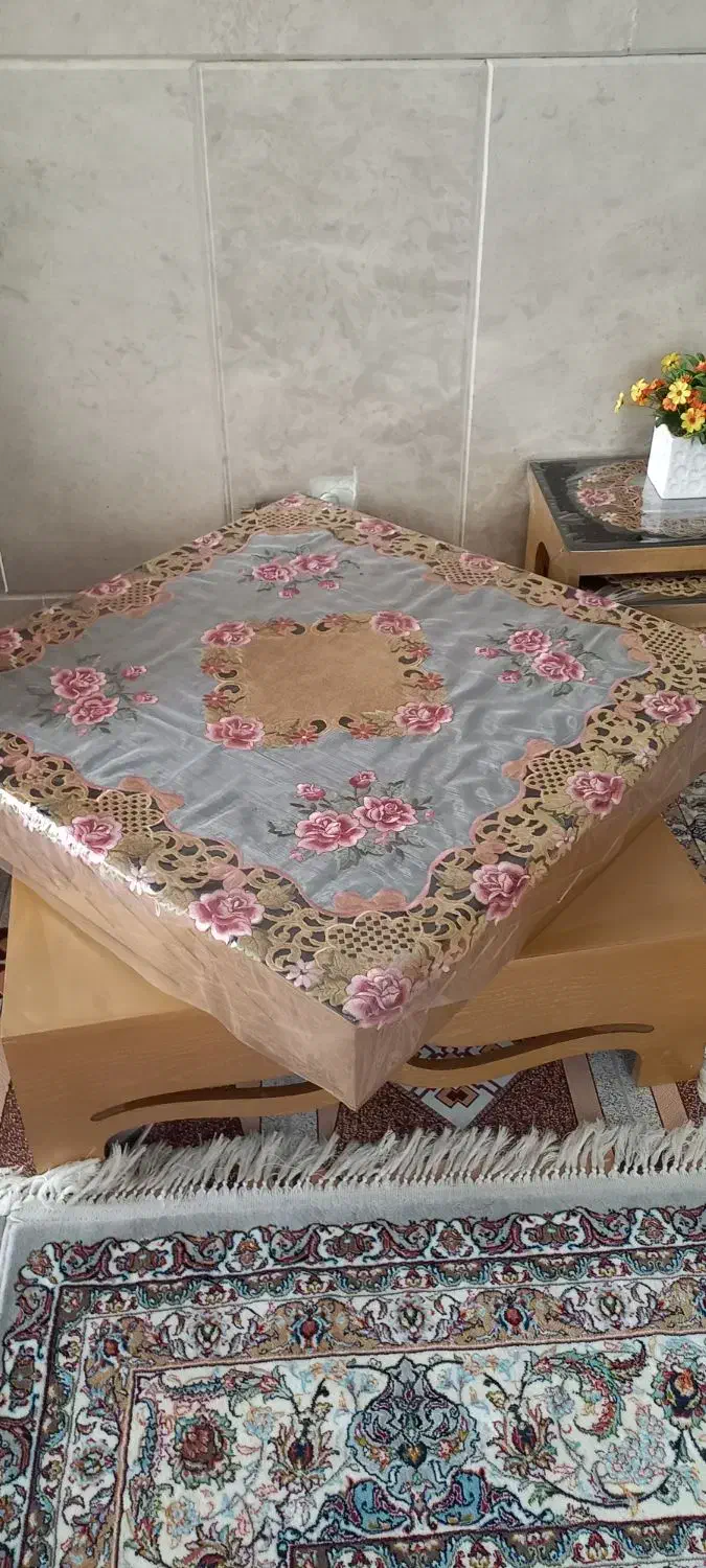 میز جلو مبلی ۴ تکه|مبلمان خانگی و میز عسلی|یزد, |دیوار