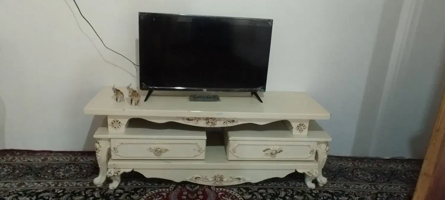 میز تلویزیون در حد نو|میز تلویزیون|بروجرد, |دیوار