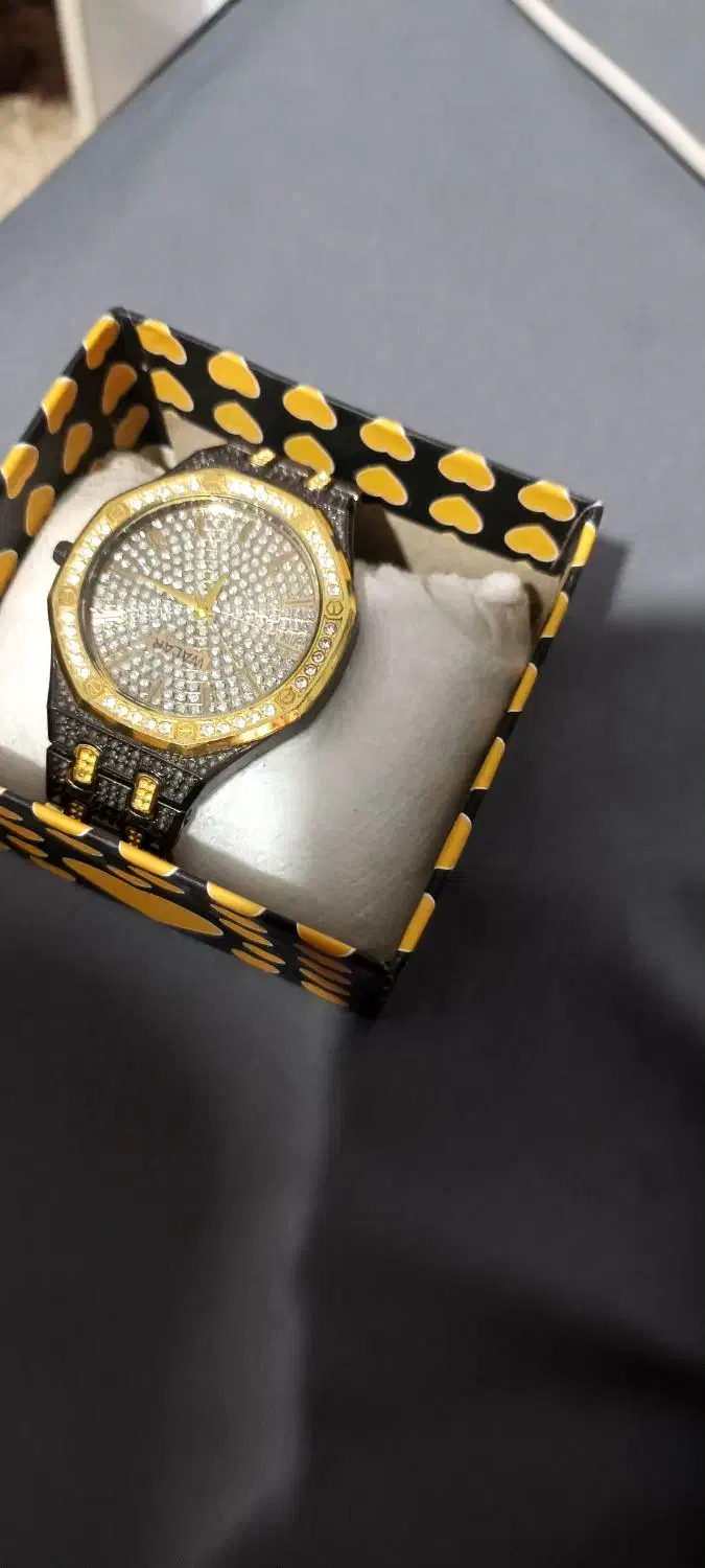 ساعت نگین دار|ساعت|ساری, |دیوار