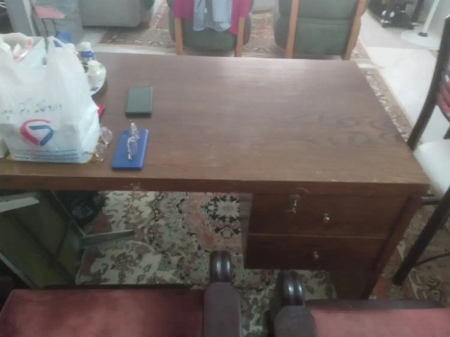 ویترین شیشه ای و میز تحریر|مبلمان خانگی و میز عسلی|ماهدشت, |دیوار