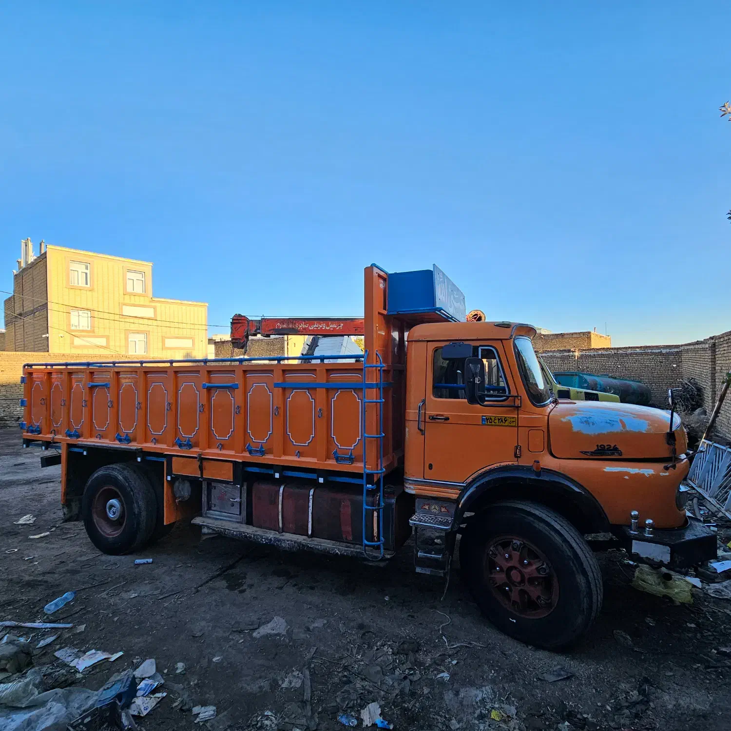 کامیون|خودرو سنگین|سمیرم, |دیوار