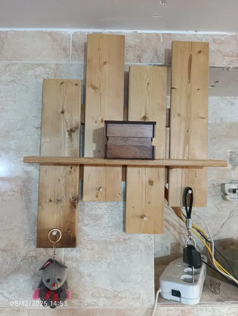 شلف چوبی از جنس چوب طبیعی|کتابخانه، شلف، قفسه‌های دیواری|شیراز, غدیر جنوبی|دیوار