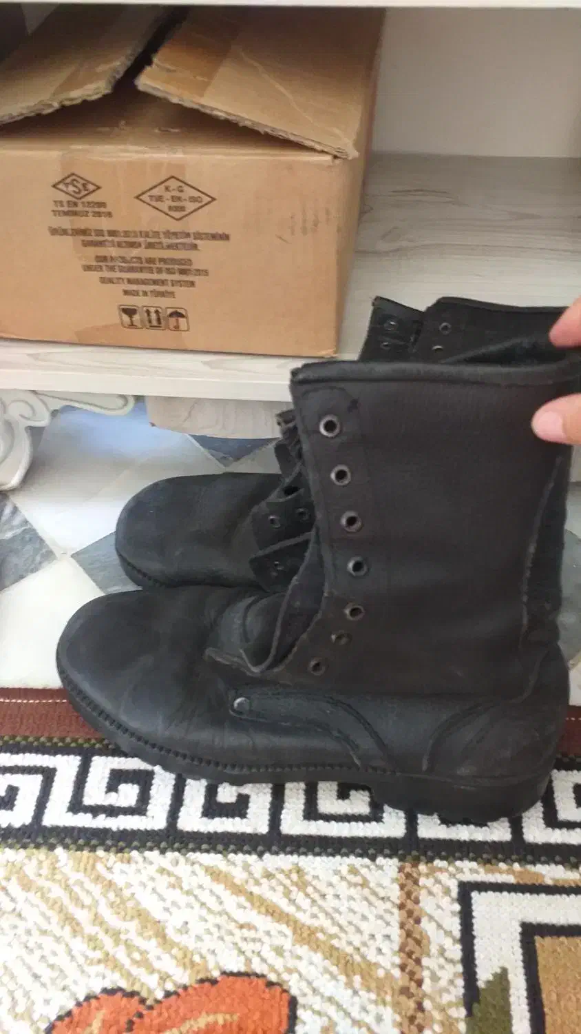 پوتین سربازی کارکرده کاملا سالم|کیف، کفش، کمربند|اهر, |دیوار