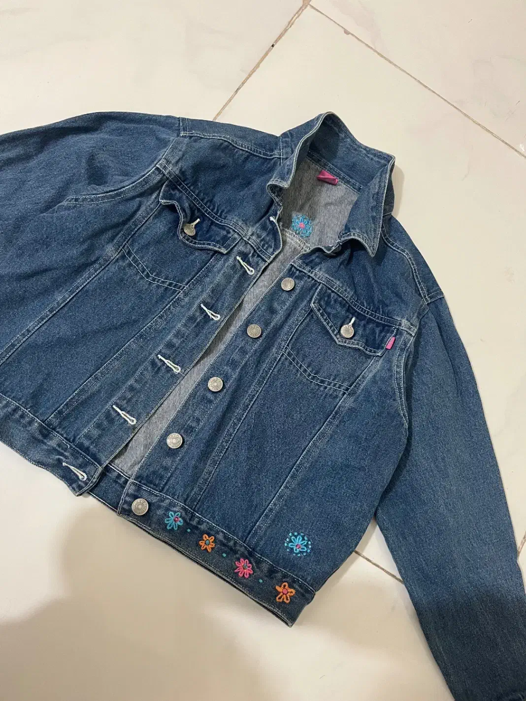 ژاکت لی اصل|لباس|پرند, فاز ۶|دیوار