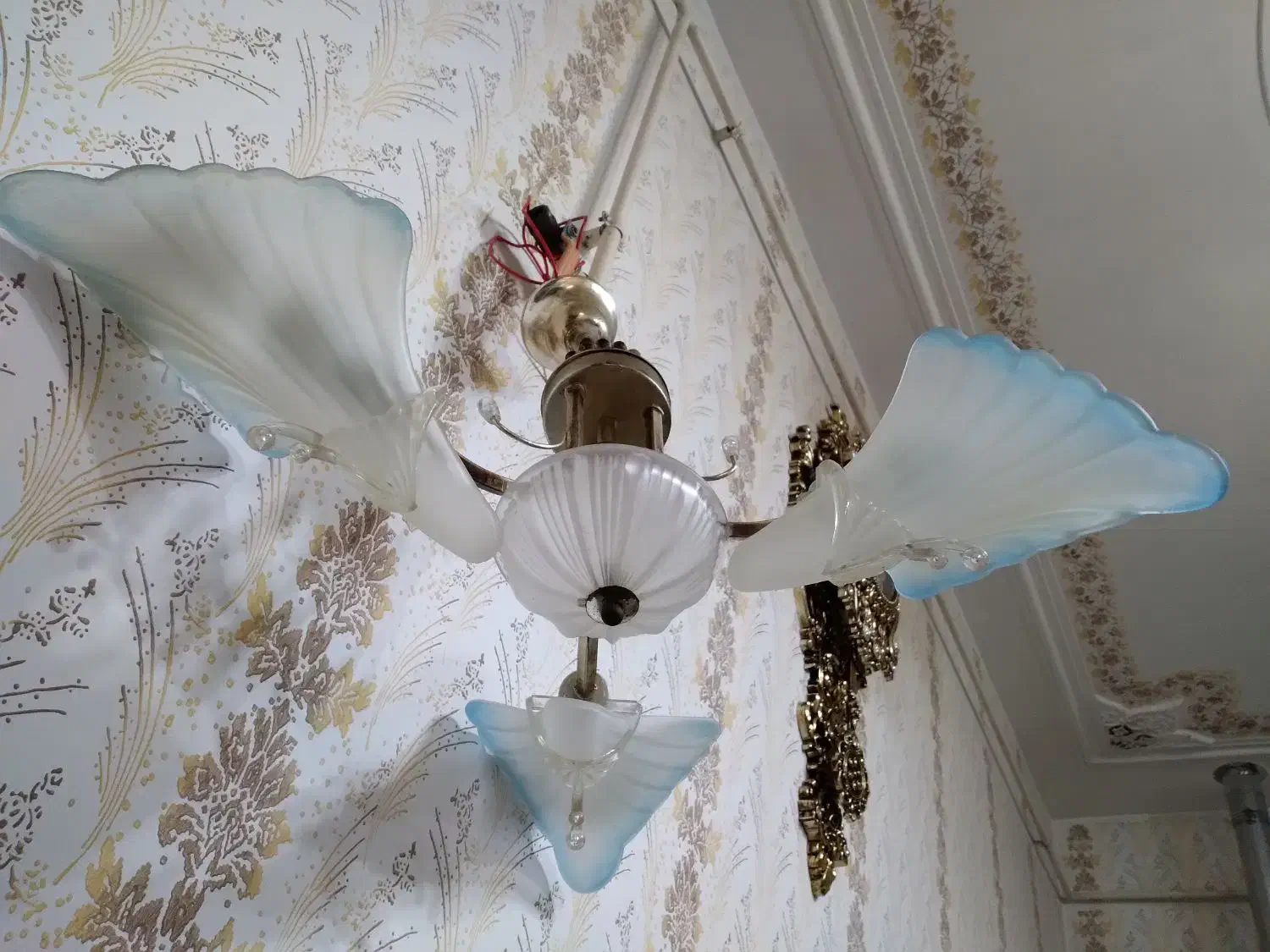 لوستری ۳شعله کریستالی|لوستر و چراغ آویز|لنگرود, |دیوار