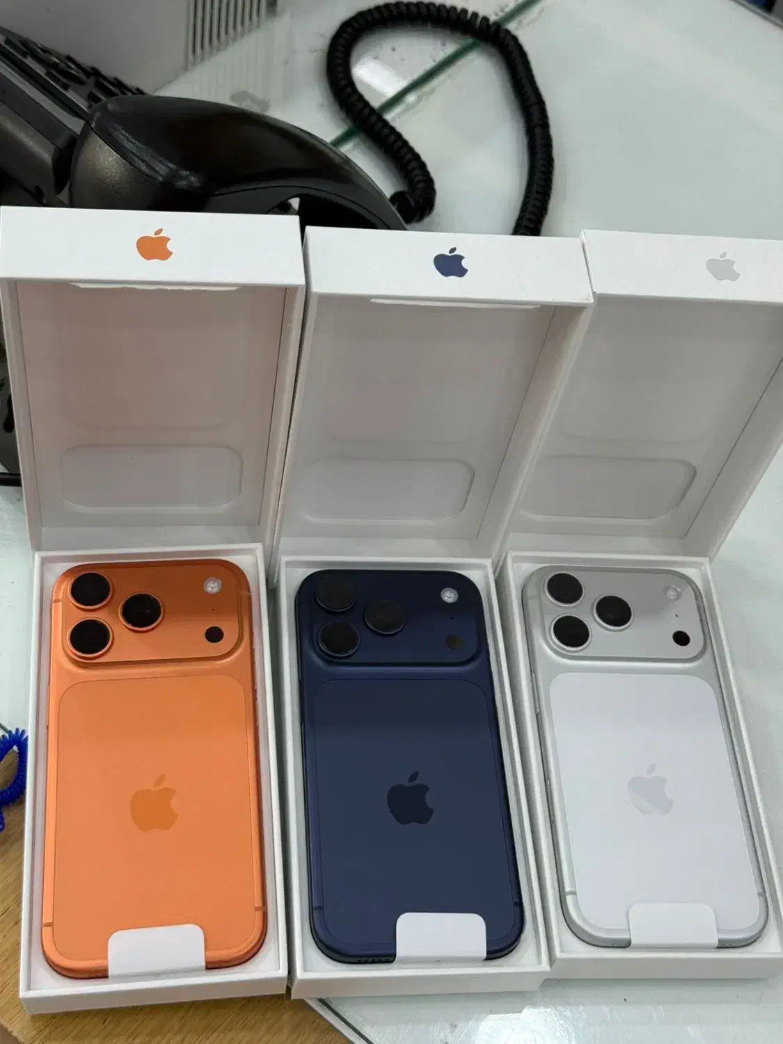 IP17 pro zaa not active|موبایل|تهران, صاحبقرانیه|دیوار