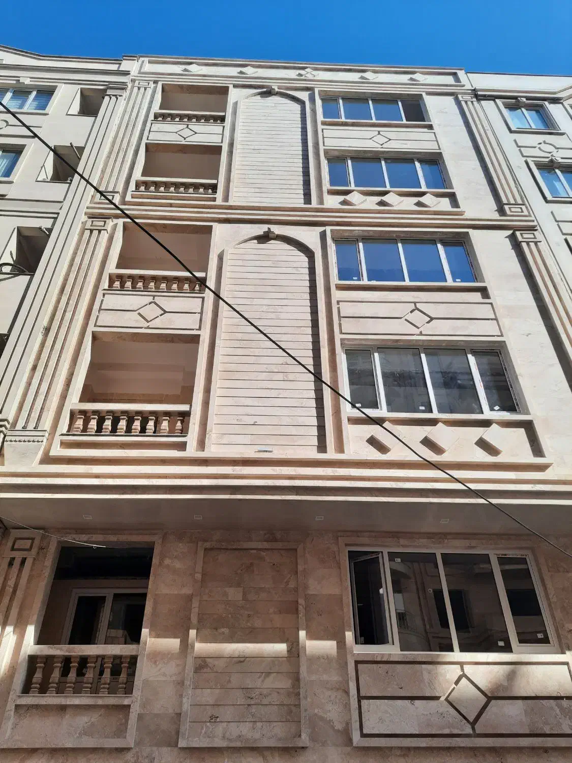 اپارتمان طبقه اول و چهارم تکمیل|فروش آپارتمان|باغستان, |دیوار