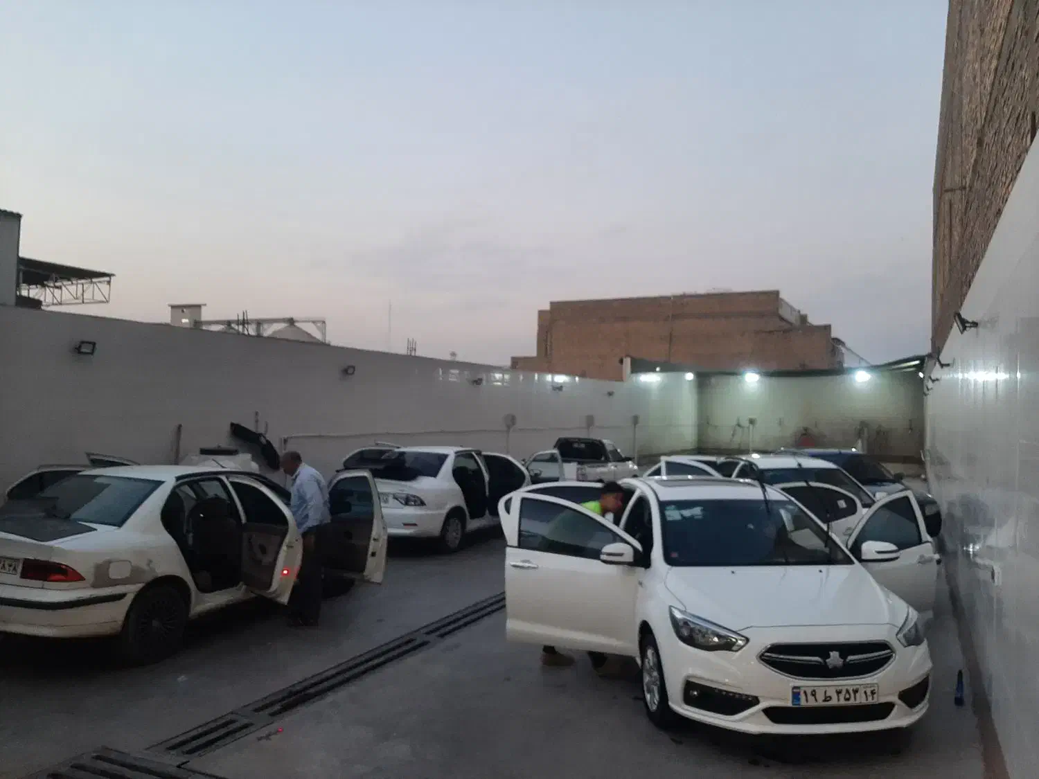 نیروی کارواش با سابقه و درصد عالی|استخدام سرایداری و نظافت|اهواز, کمپلو شمالی|دیوار