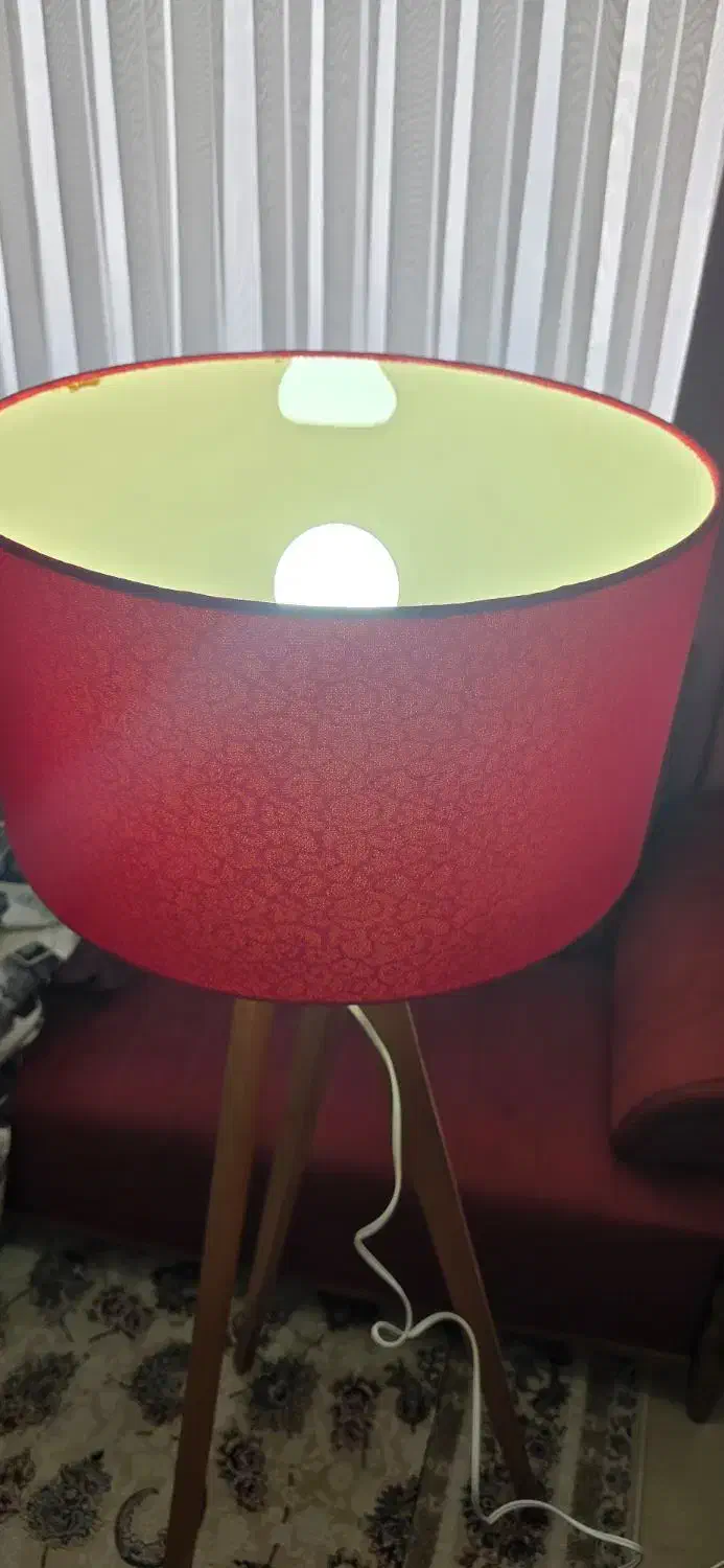 آباژور ایستاده|چراغ خواب و آباژور|پرند, فاز ۶|دیوار