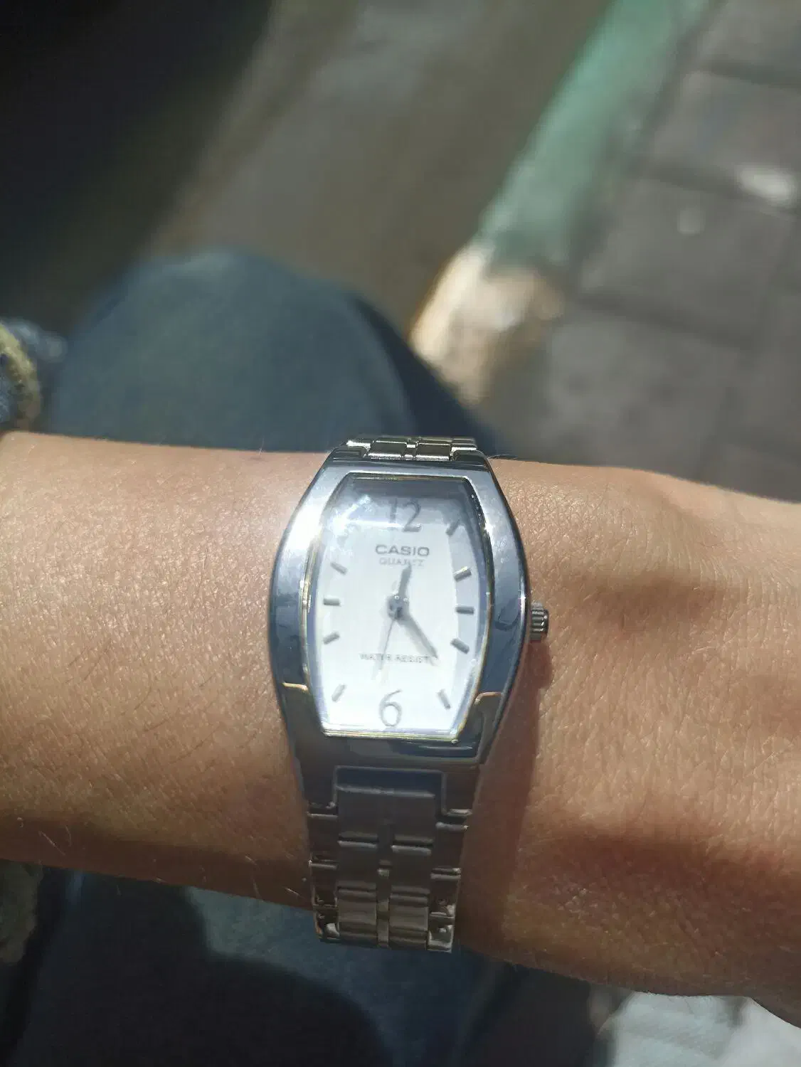 ساعت مچی زنانه|ساعت|فردیس, منظریه|دیوار