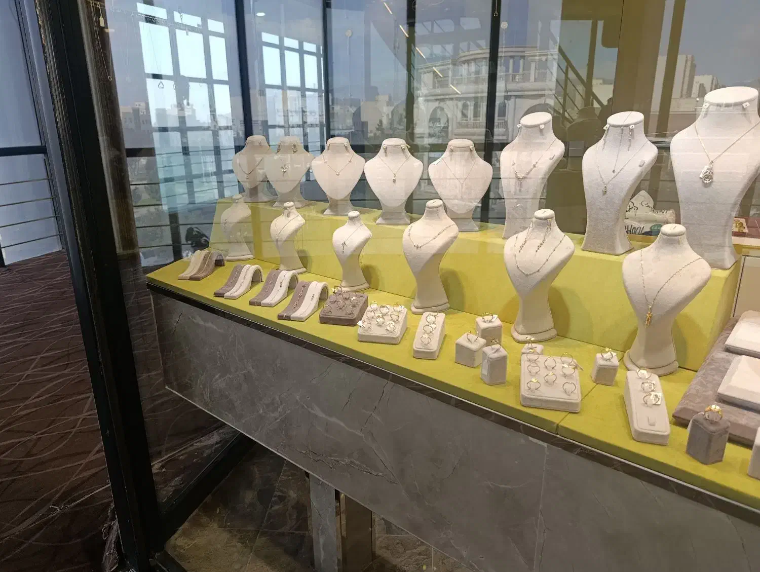 فروش مانکن طلا|فروشگاه و مغازه|سمنان, |دیوار