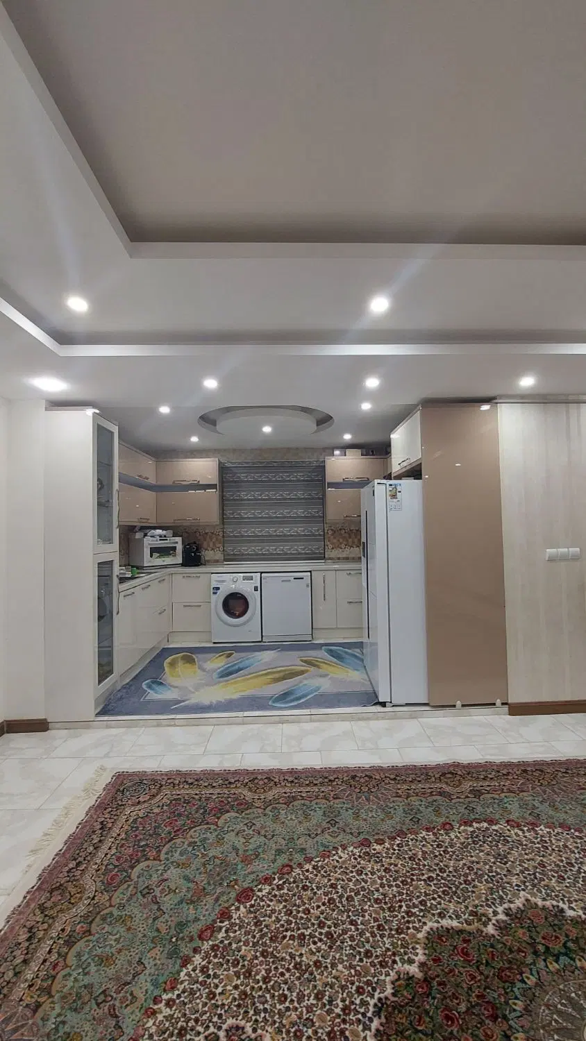 آپارتمان وسط شهر ابتدای خیابان منوچهری|فروش آپارتمان|گنبد کاووس, |دیوار