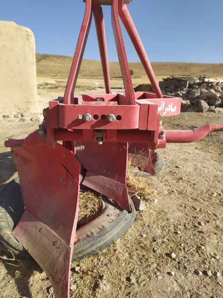 گاو آهن 12|ماشین‌آلات صنعتی|قروه, |دیوار