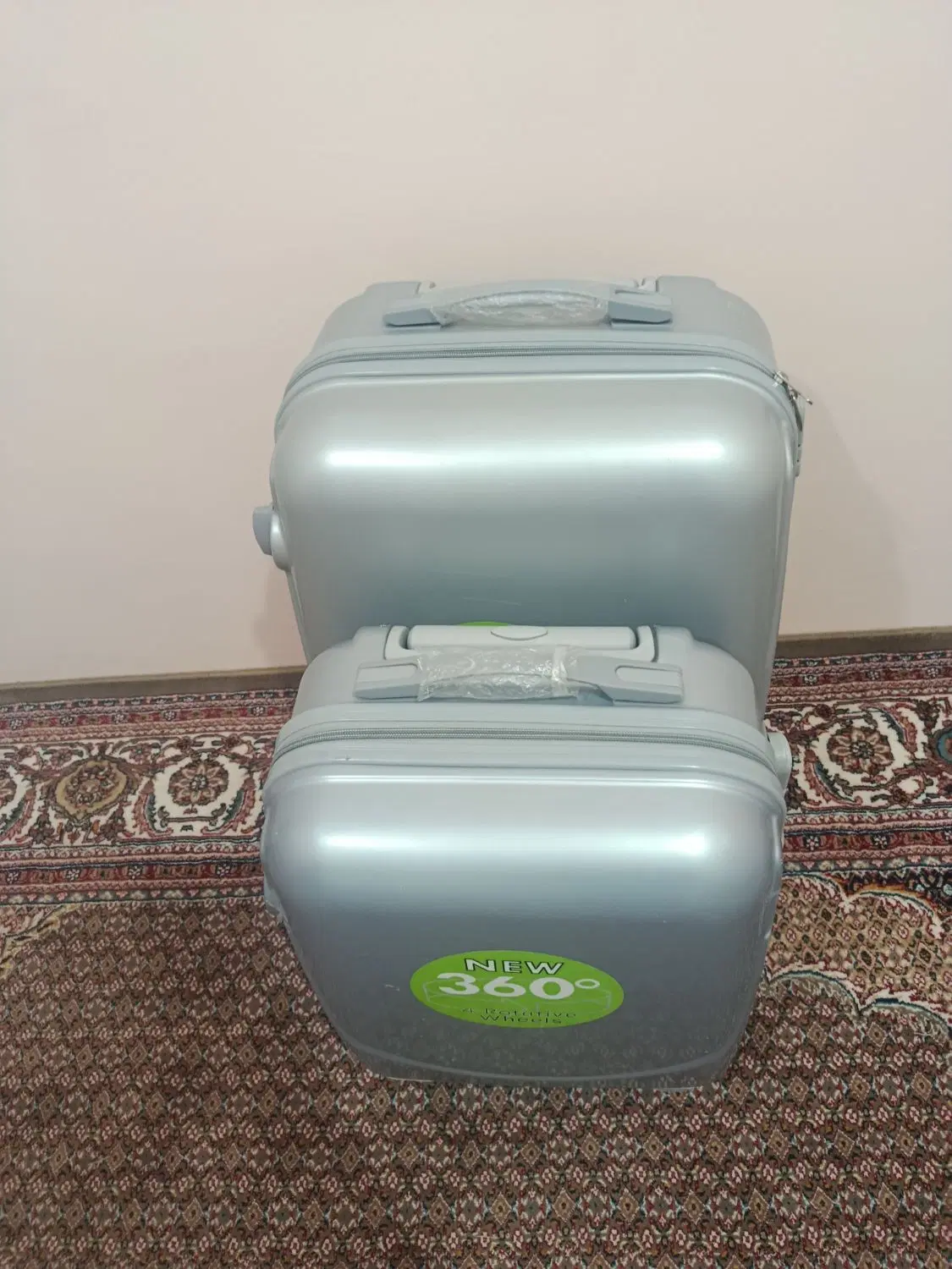 چمدان|کیف، کفش، کمربند|دورود, |دیوار