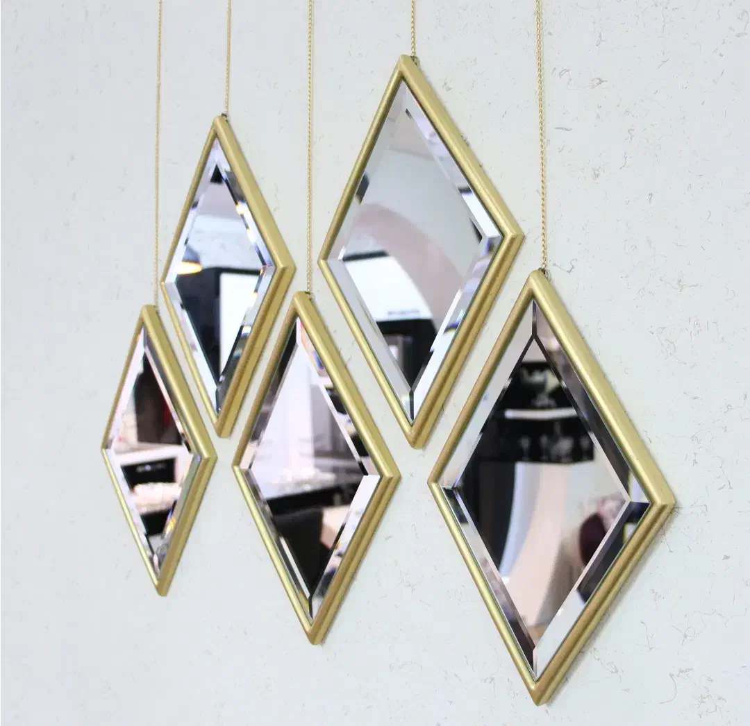 آینه لوزی|آینه|گلستان (تهران), |دیوار