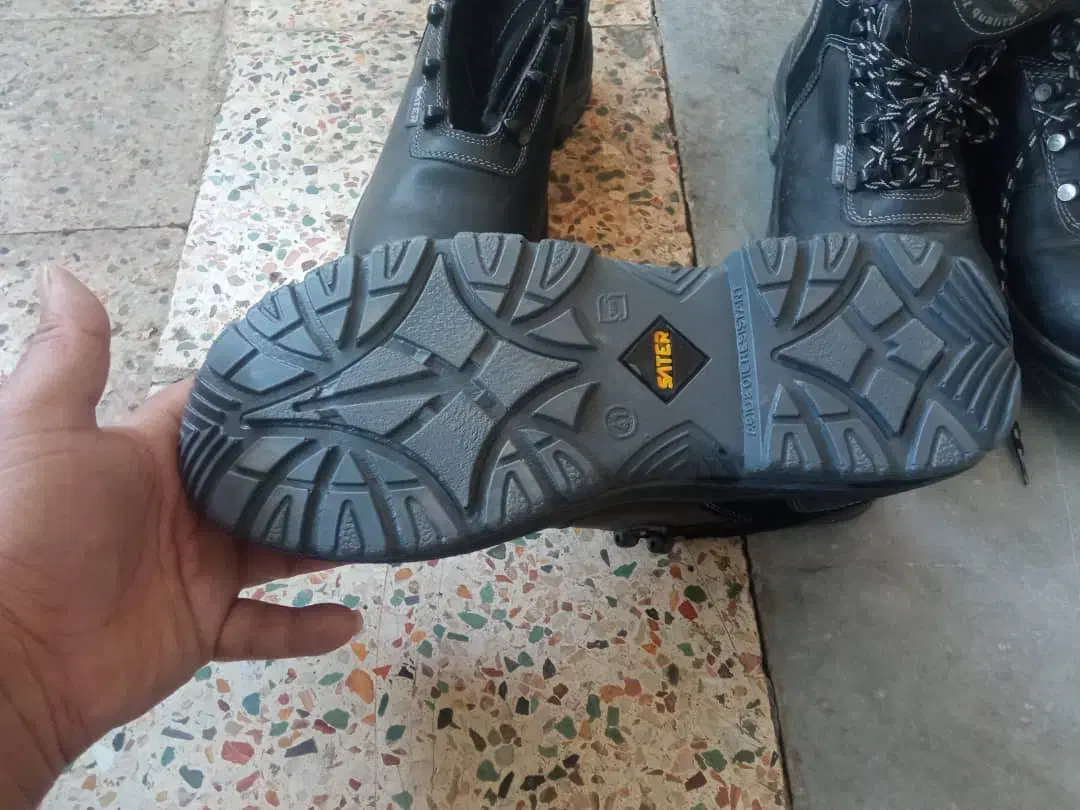 کفش ایمنی|کیف، کفش، کمربند|دزفول, |دیوار