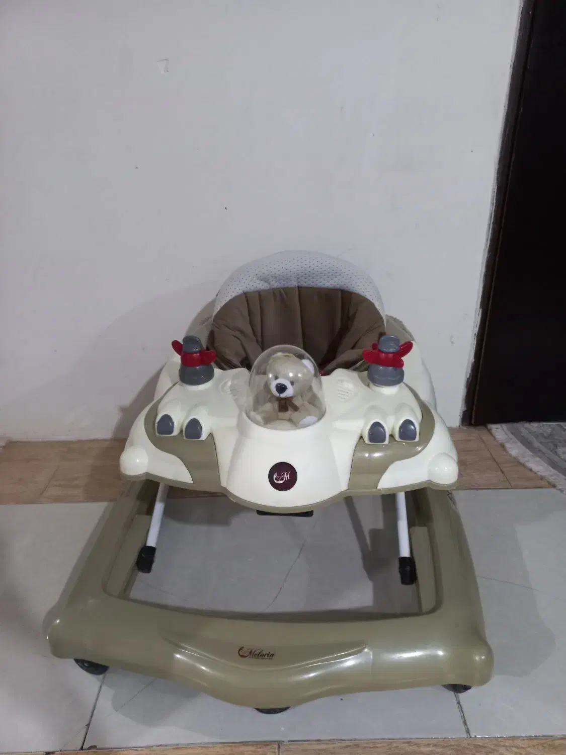 رورویک کرم و سفید|کالسکه و لوازم جانبی|طرقبه, |دیوار