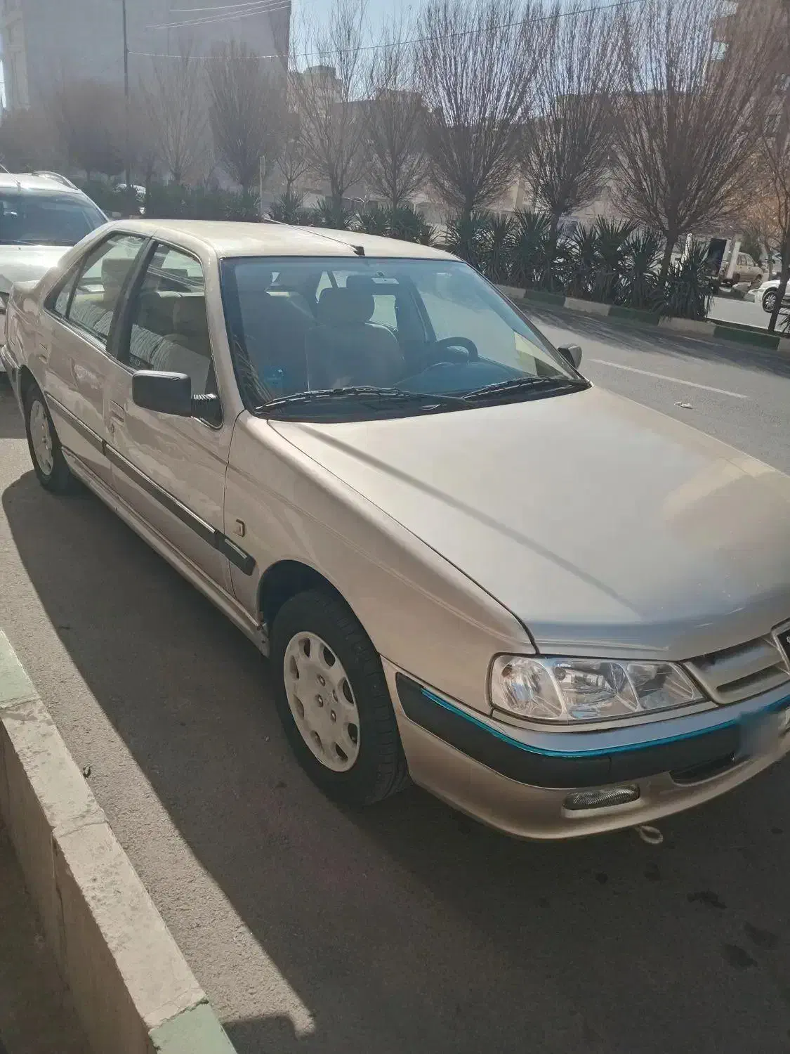 پرشیا ۸۲ فرانسوی|خودرو سواری و وانت|قم, باغ کرباسی|دیوار