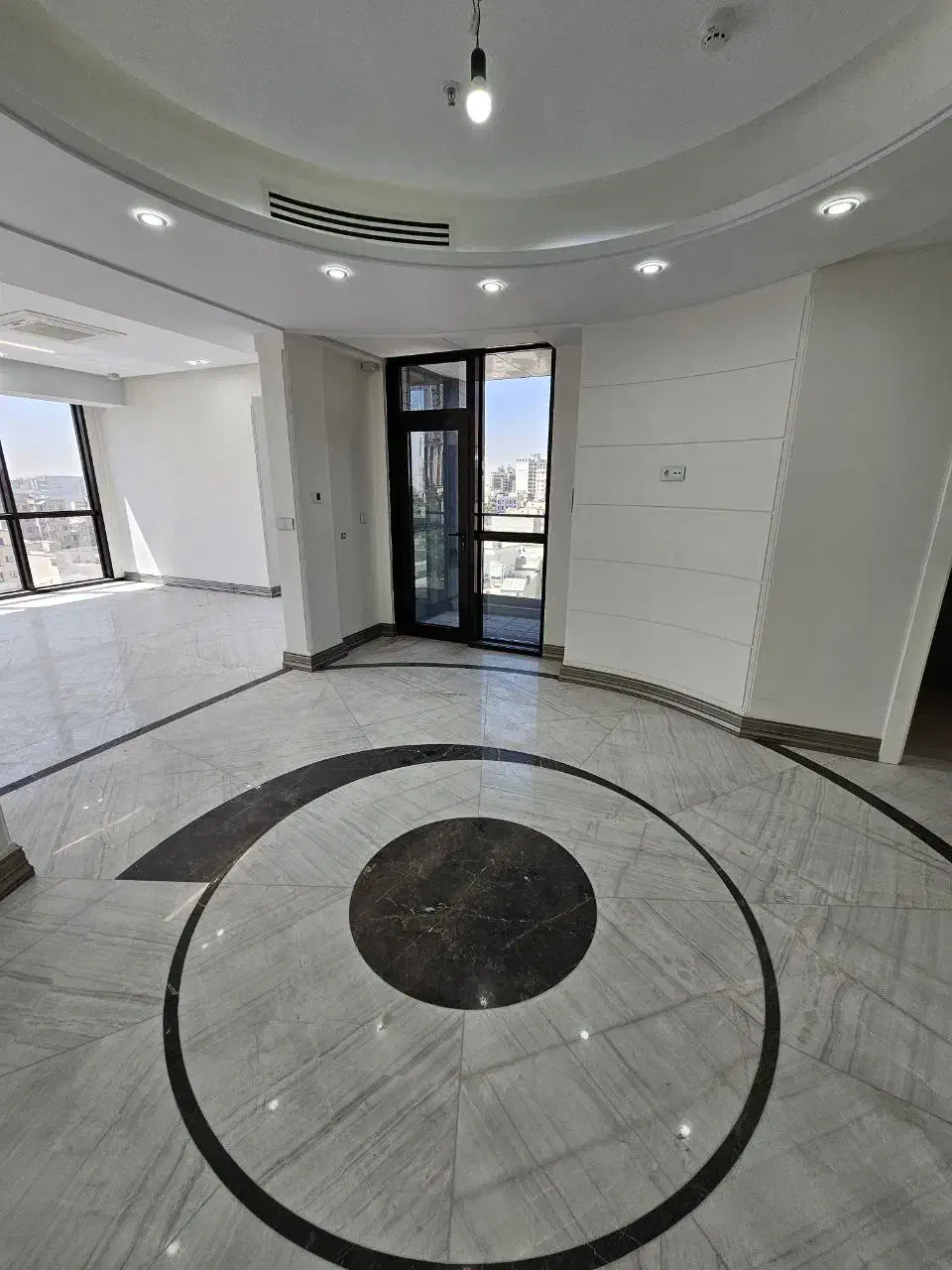 اجاره سند اداری/لوکس/پاسداران/نزدیک مترو و اتوبان|اجارهٔ دفتر کار، اتاق اداری، مطب|تهران, فرمانیه|دیوار