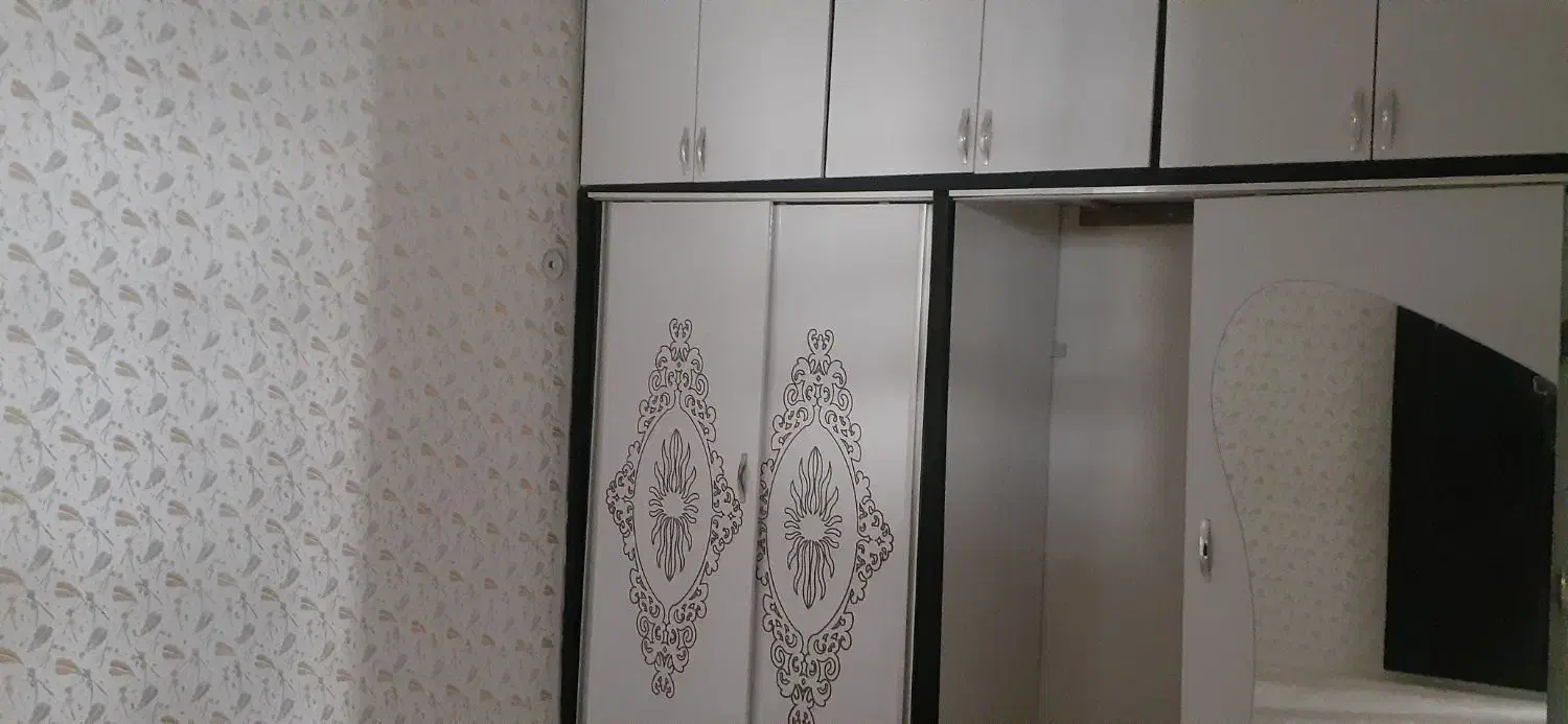 حیاط دو طبقه به رهن داده می‌شود|اجارهٔ خانه و ویلا|خوی, |دیوار