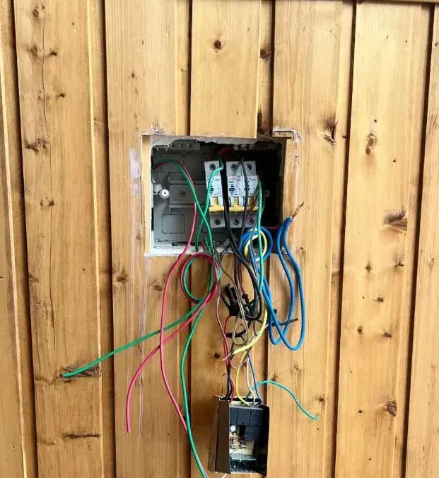 برقکاری ساختمان.نصب لاین نوری و..|خدمات پیشه و مهارت|اراک, |دیوار