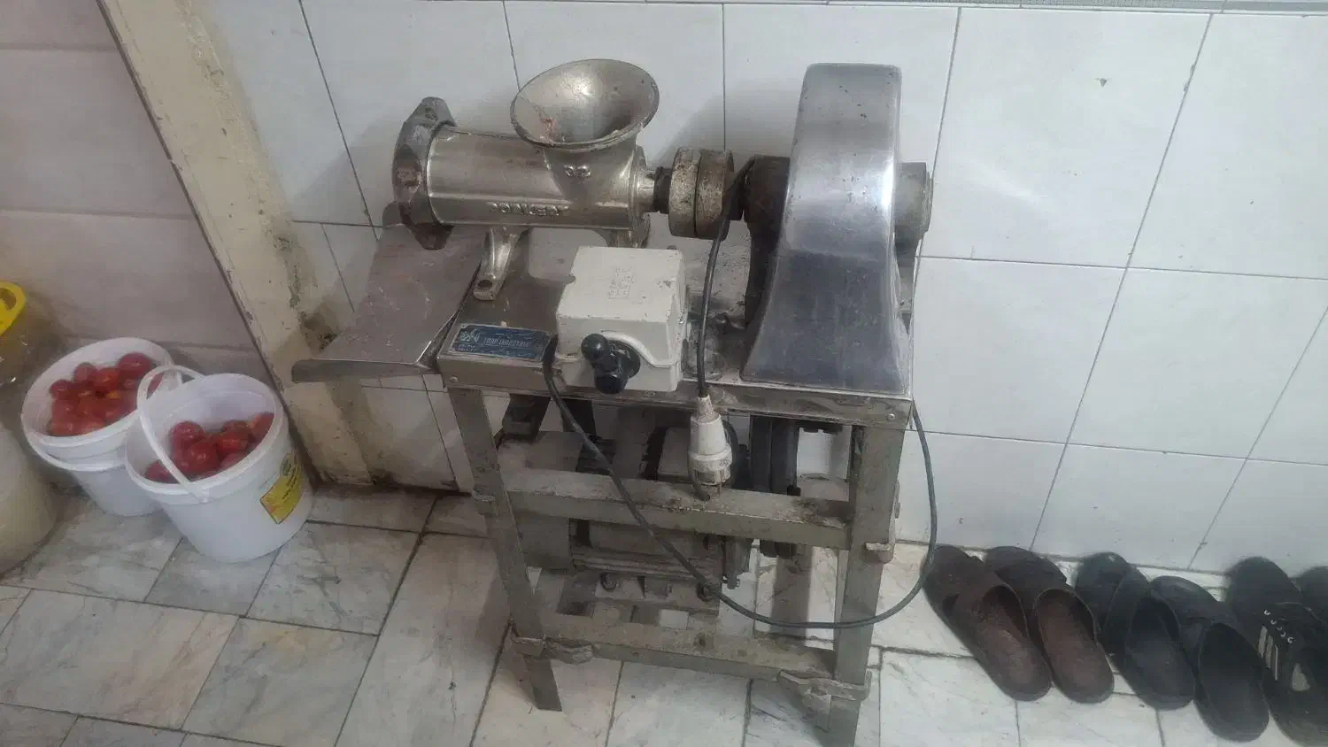 چرخ گوشت ۳۲|خردکن، آسیاب، غذاساز|دلیجان, |دیوار