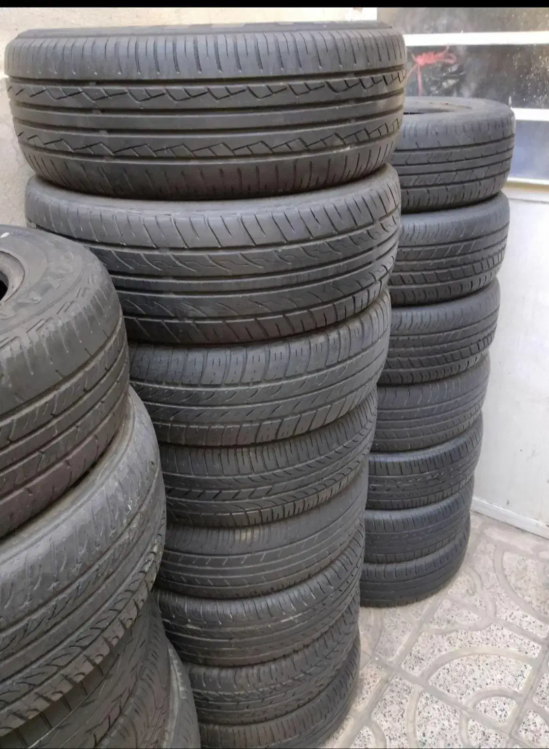 لاستیک دست دوم|قطعات یدکی و لوازم جانبی|نهاوند, |دیوار