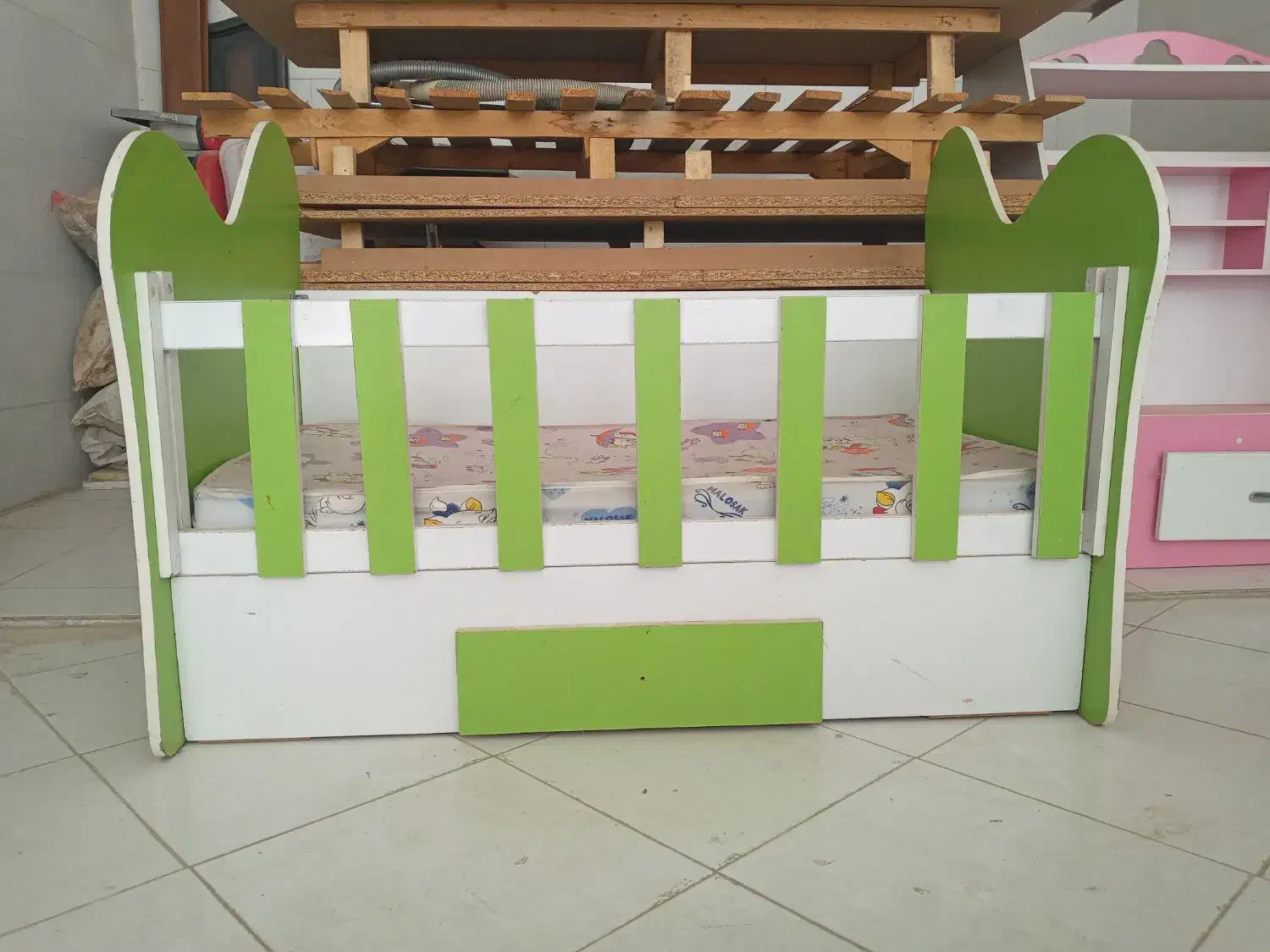 تخت کودک کارکرد|تخت و سرویس خواب|آشخانه, |دیوار