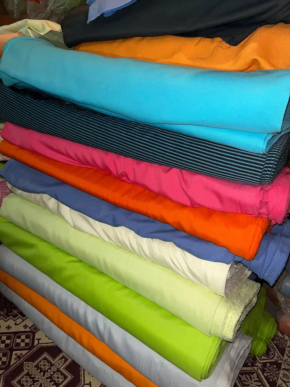 انواع پارچه عمده و طاقه ای رنگبندی|عمدهفروشی|فردیس, شهرک شهید حسینی|دیوار